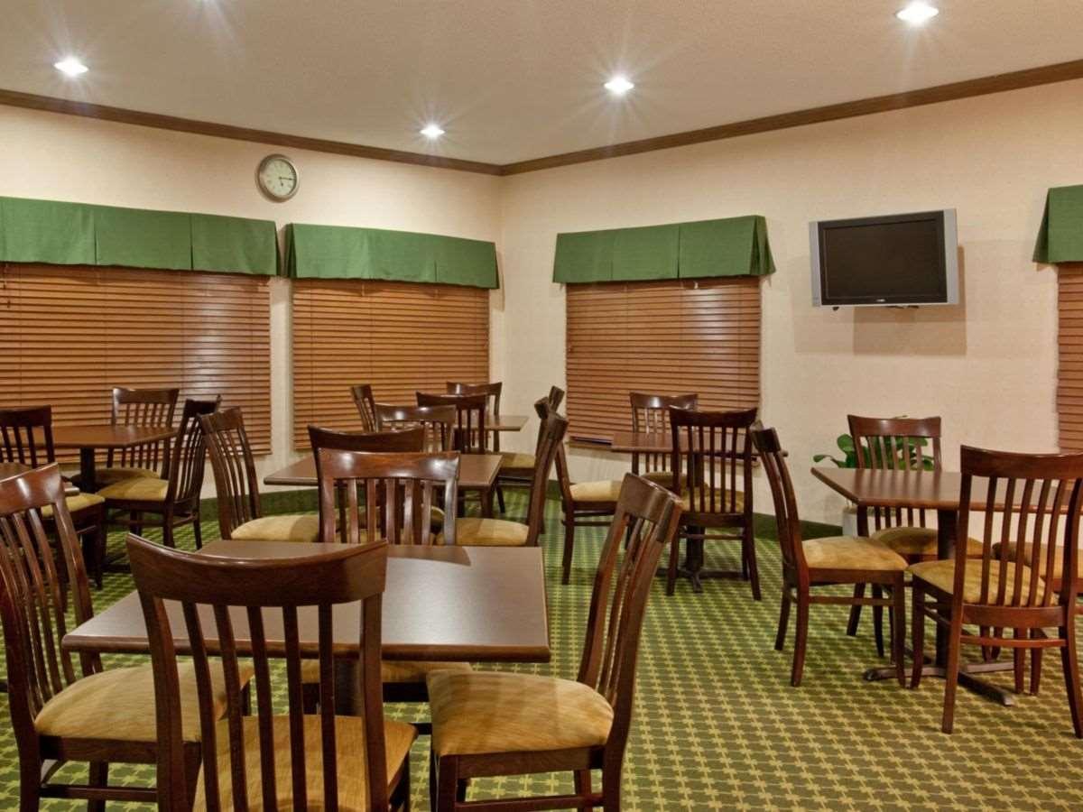 Baymont By Wyndham Merrillville Exterior foto