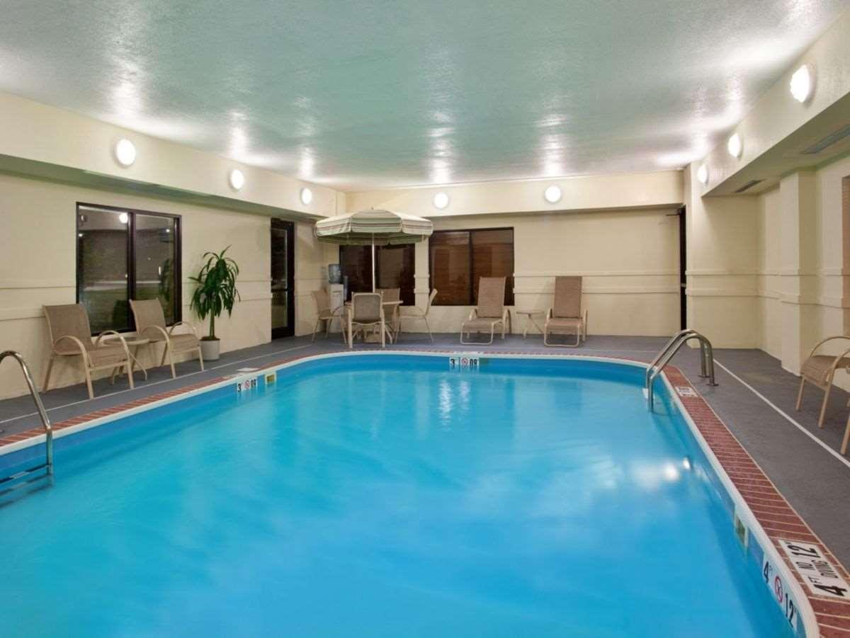 Baymont By Wyndham Merrillville Exterior foto
